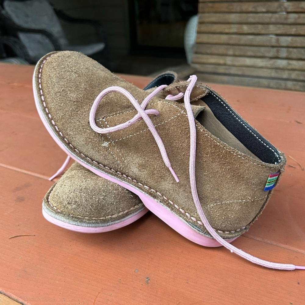 Veldskoen ankle boot tan /pink sole handcrafted Sz W7 chukka boot